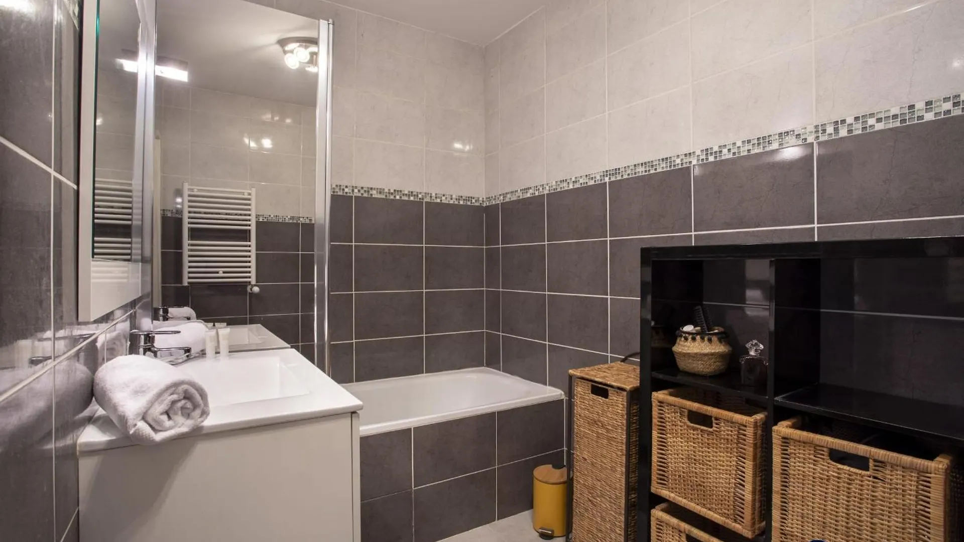 Air-Conditioned Apartment Near Liberation District Nice