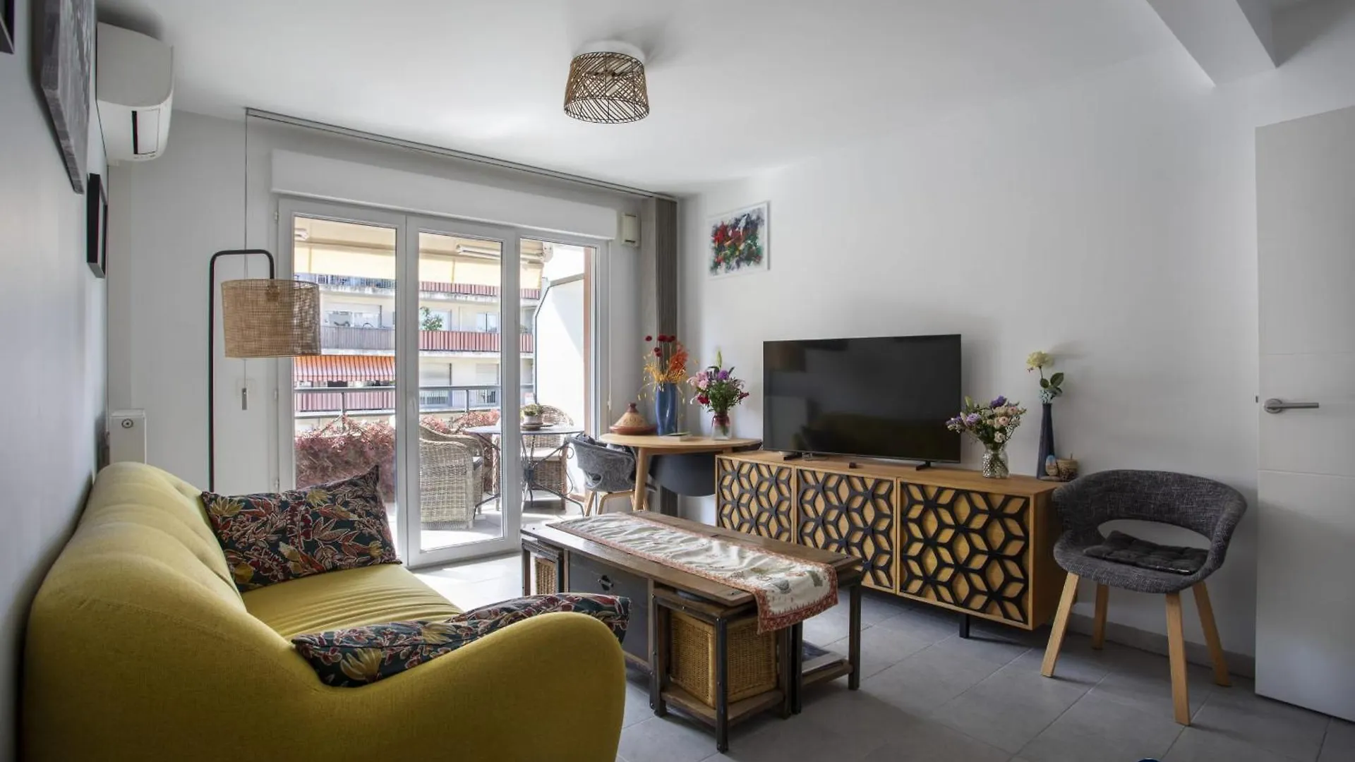 Air-Conditioned Apartment Near Liberation District Nice