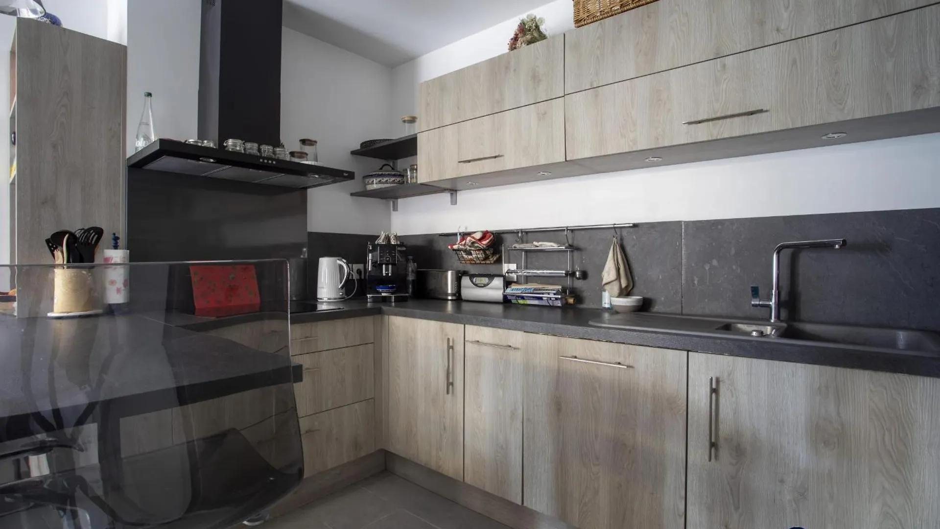 Air-Conditioned Apartment Near Liberation District Nice