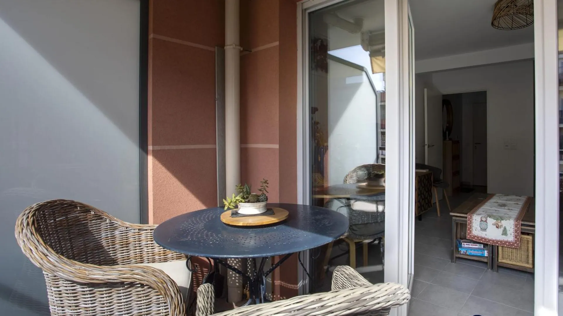 Air-Conditioned Apartment Near Liberation District Nice France